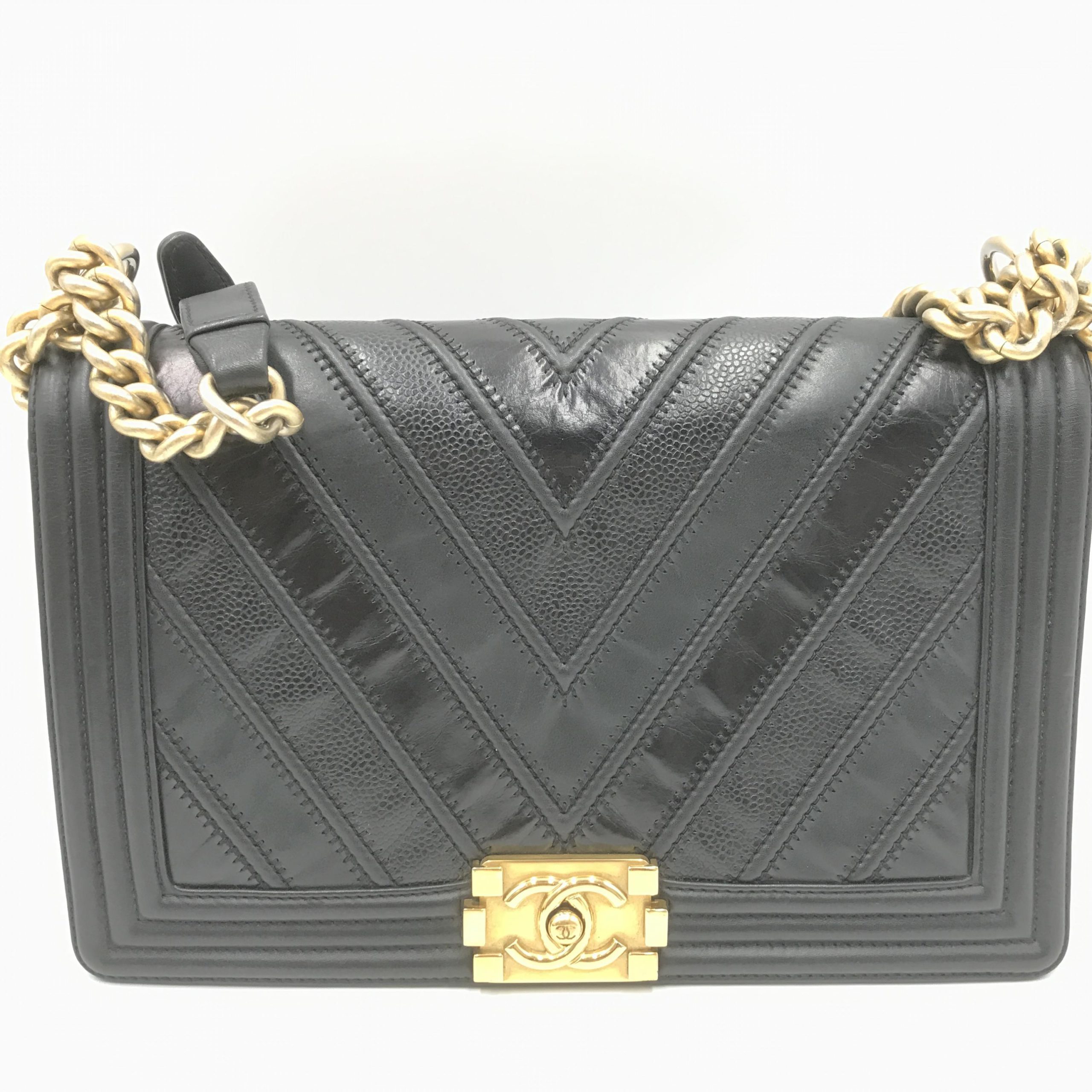 Chanel le boy discount chevron