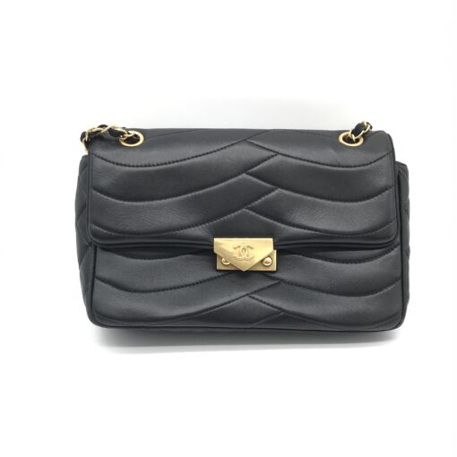 Chanel - Push Lock Wave Stitch