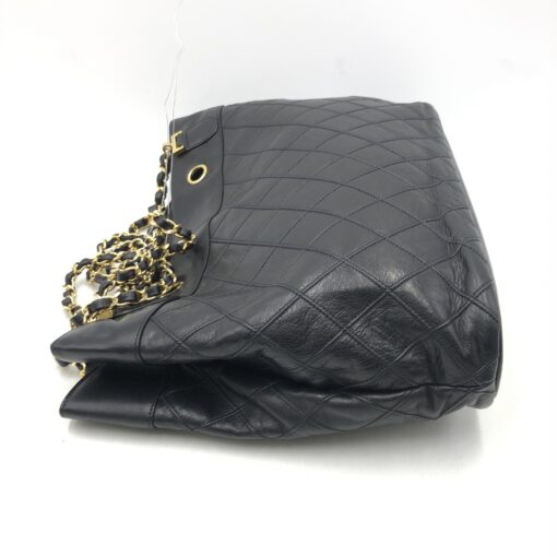 Chanel - Black quilted lambskin shoulder tote - Image 3