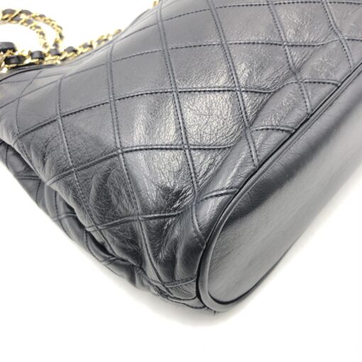 Chanel - Black quilted lambskin shoulder tote - Image 5