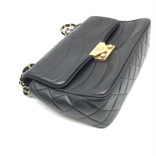 Chanel - Push Lock Wave Stitch - Image 5