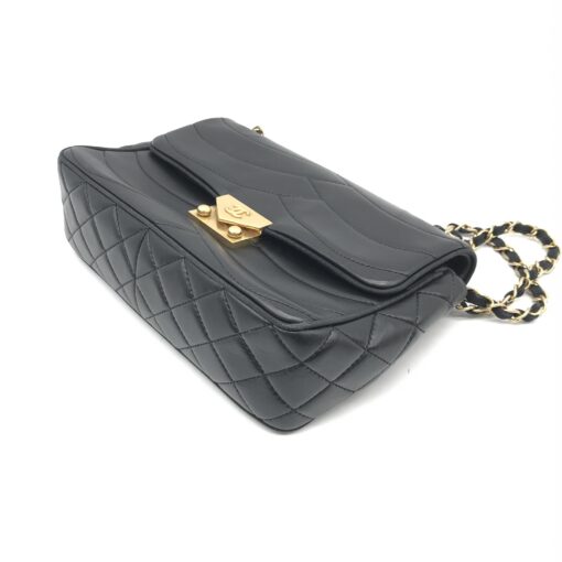 Chanel - Push Lock Wave Stitch - Image 6